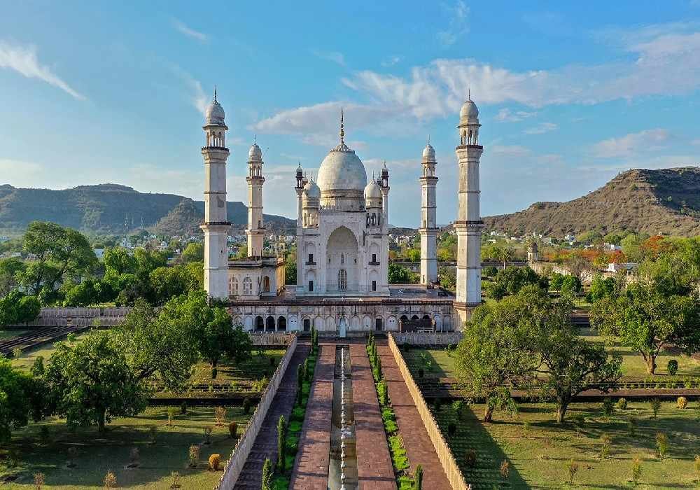 Rouen to Mumbai Nashik Shirdi Aurangabad Tour Package