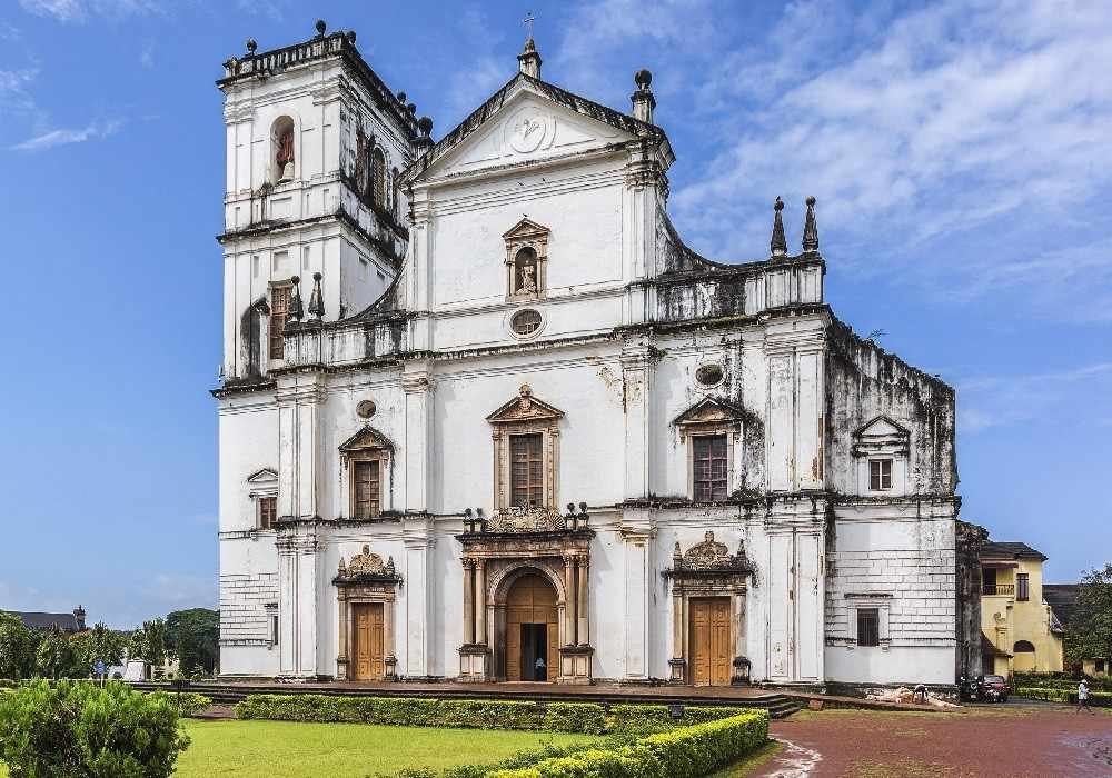 Honolulu to Mumbai Goa Heritage Tour Package