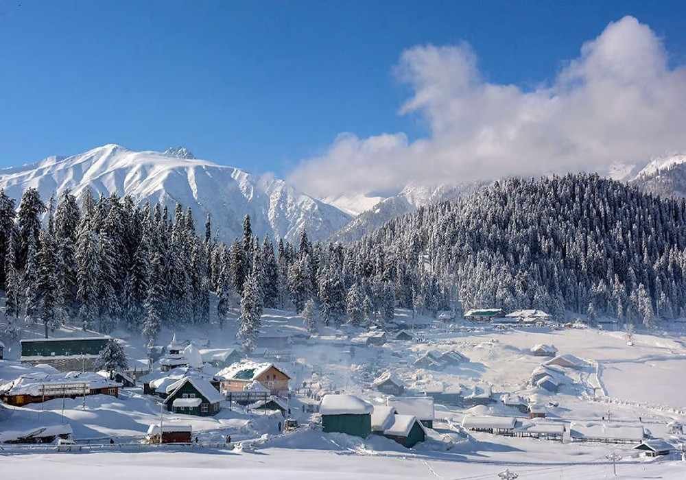 Labuan to Red Fort Taj Mahal Jaipur Mumbai Gulmarg Tour Package