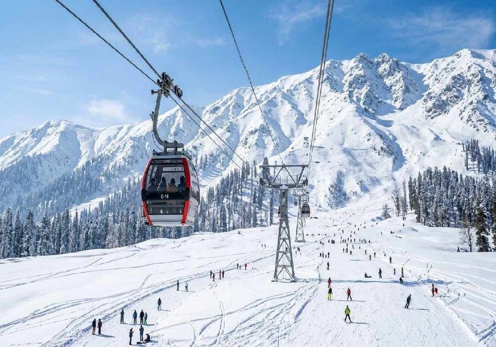 Labuan to Red Fort Taj Mahal Jaipur Mumbai Gulmarg Tour Package