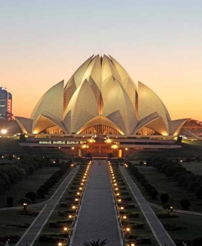 Johor Bahru to Delhi Agra Jaipur Udaipur Mumbai Srinagar Ooty Tour Package