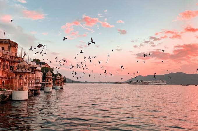 Johor Bahru to Delhi Agra Jaipur Udaipur Mumbai Srinagar Ooty Tour Package