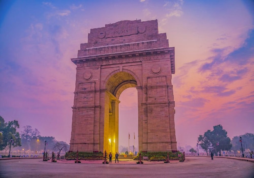 Des Moines to Delhi Varanasi Ayodhya Heritage Tour Package