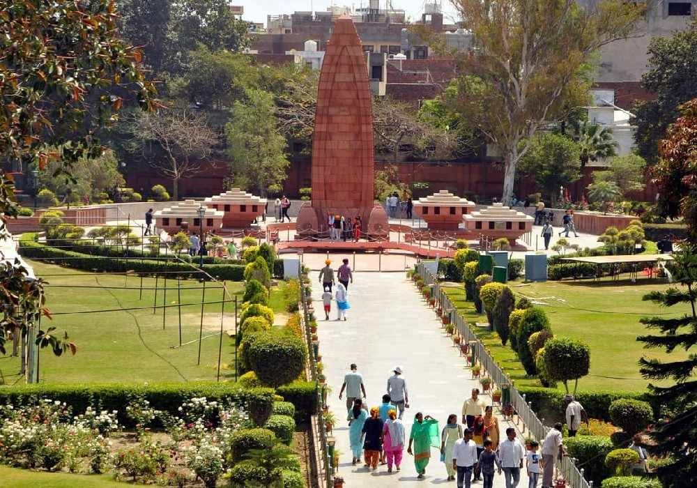 Belfast to Qutub Minar, Jallianwala Bagh & Somnath Temple Tour Package