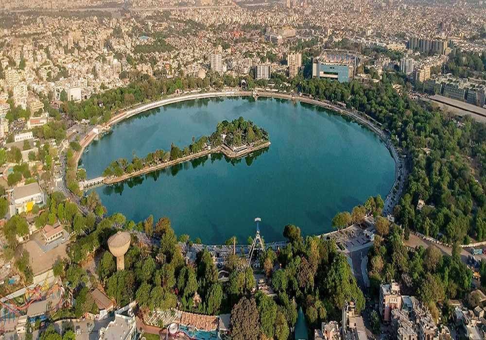 Winnipeg to Siddhivinayak Temple, Somnath, Kankaria Lake & Delhi Tour Package