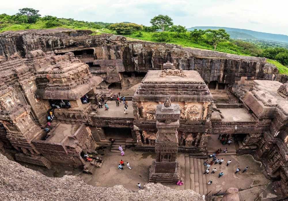 Sapporo to Mahabodhi Temple Nalanda Rajgir Taj Mahal Amber Fort Lake Pichola Tour Package