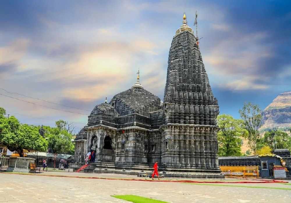 Lincoln to Mumbai Shirdi Nashik Tour Package