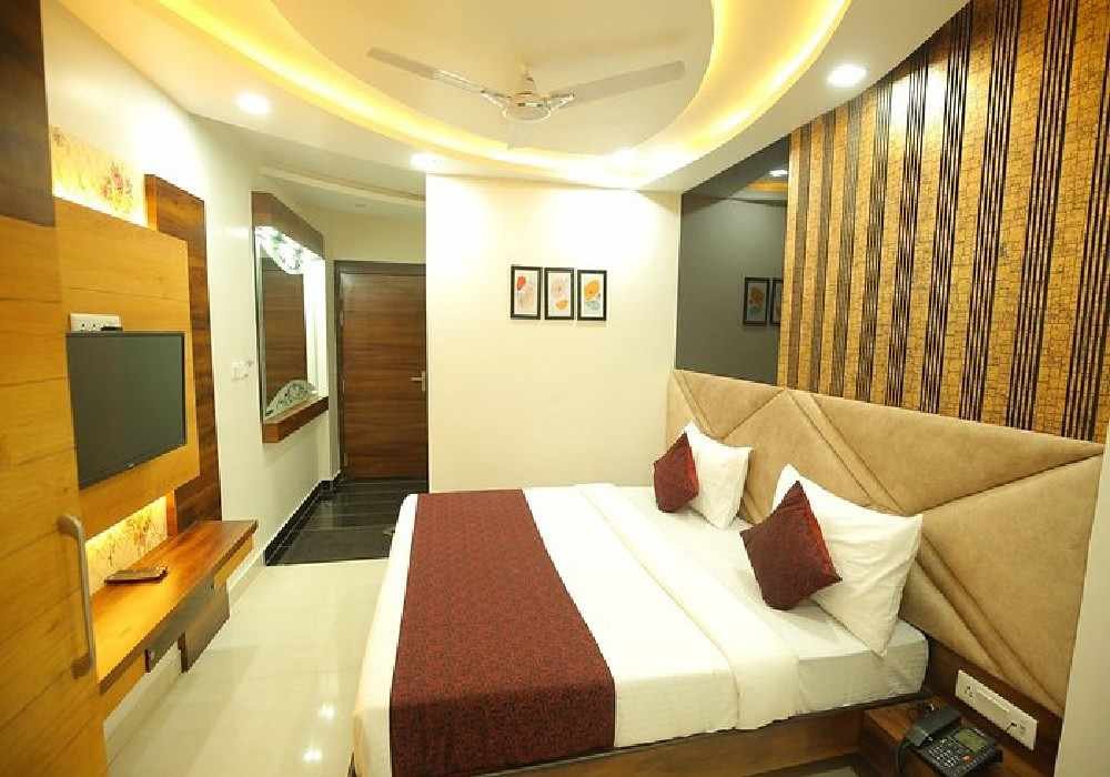 Night Stay in Chhatarpur
