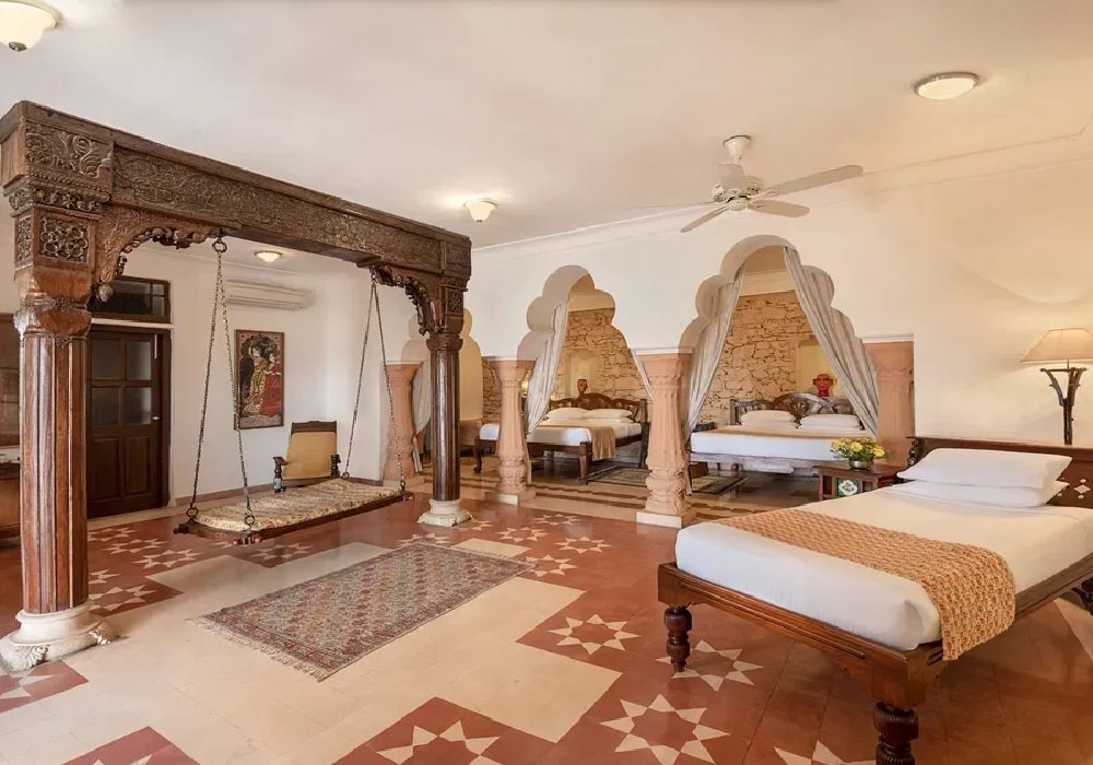 Night Stay in Neemrana