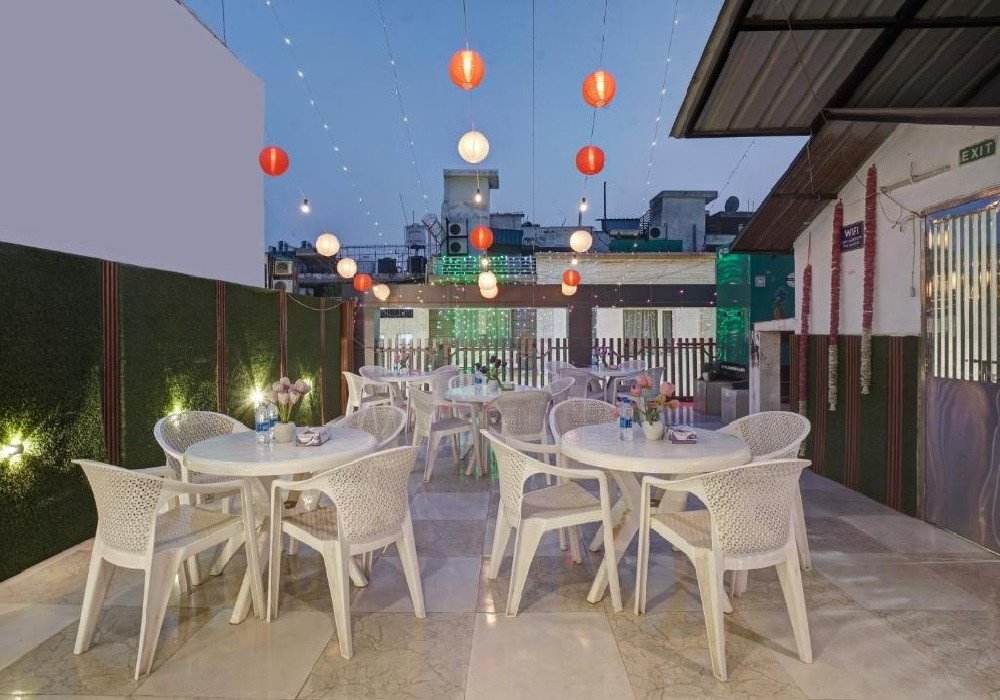 Night Stay in Siyana