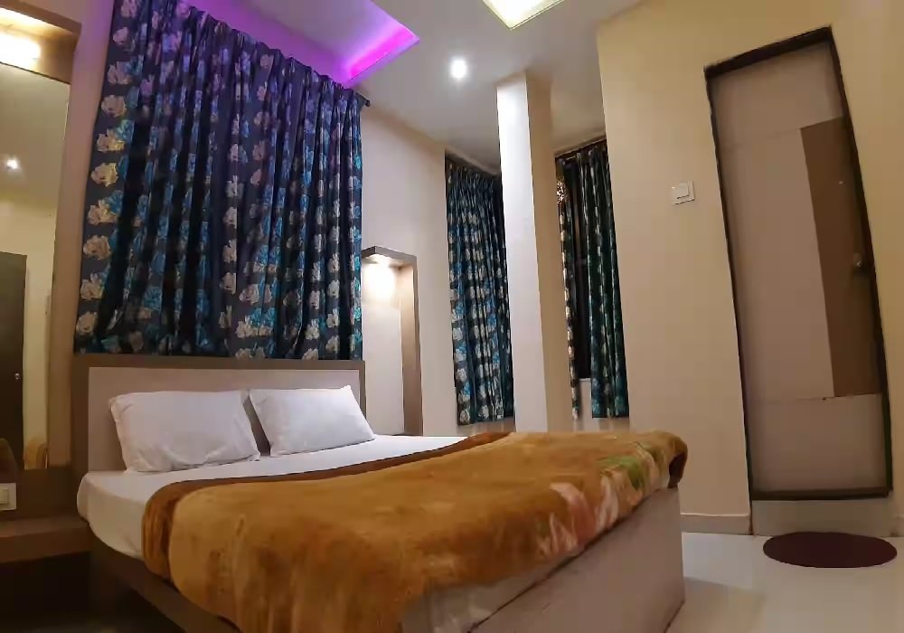 Night Stay in Uchagaon