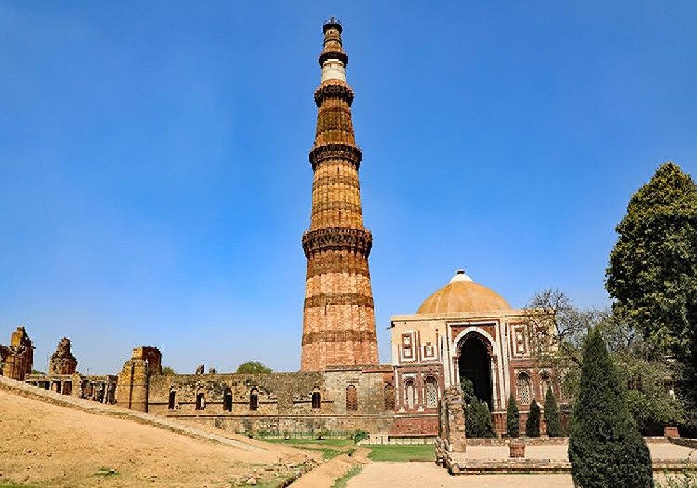 Fredericton to Delhi & Dwarkadhish Temple Heritage Tour Package