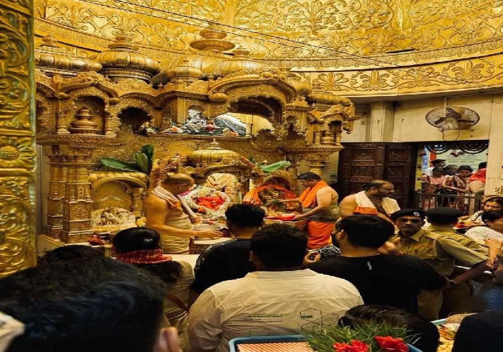 Toronto to Jallianwala Bagh, Siddhivinayak Temple & Delhi Tour Package