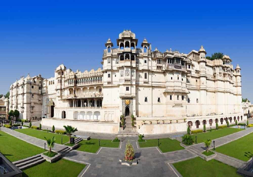 Nantes to Jaipur Udaipur Mount Abu Tour Package