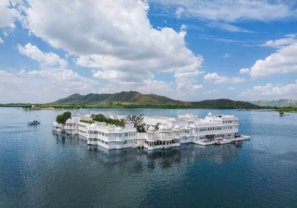 Nantes to Jaipur Udaipur Mount Abu Tour Package